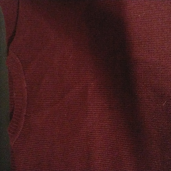 Men's medium burgundy sweater vest - Picture 6 of 6